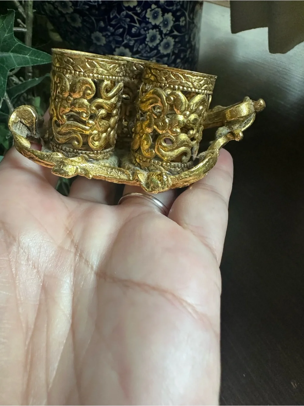 Vintage Ornate Metal Lipstick Holder - Gold Finish
